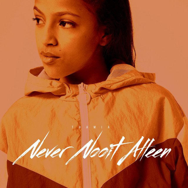 Cover van Never Nooit Alleen